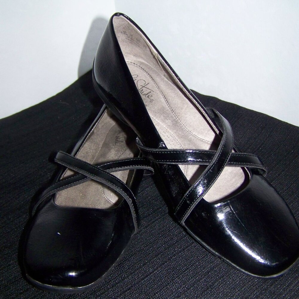 LIFE STRIDE FLAT COMFORT SHOES 9.5w PATENT leather